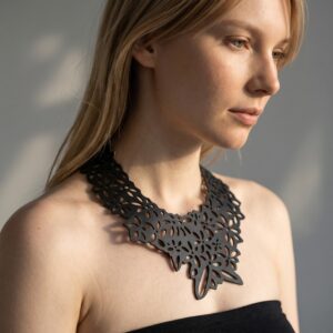 Collier plastron "Dentelle Florale" – Upcycling haute couture