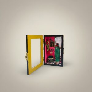 Boîte mexicaine upcyclée – Autel miniature Frida Kahlo rose et jaune (pièce unique)